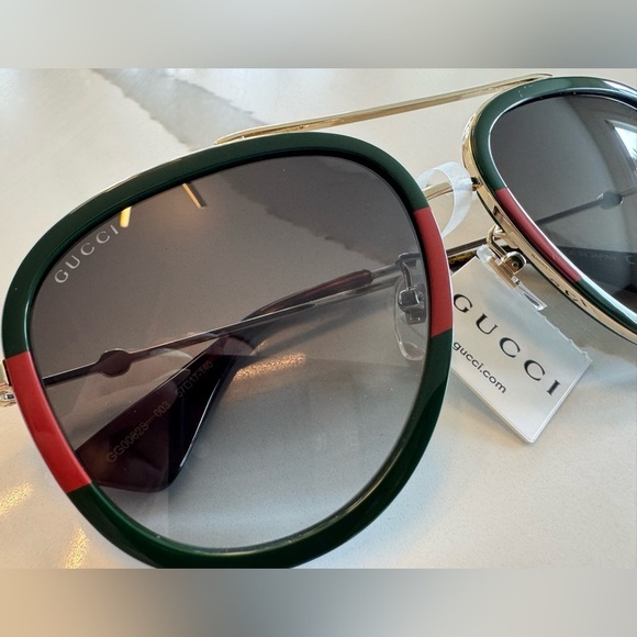 Gucci Green and Red Aviator Sunglasses - Picture 1 of 12